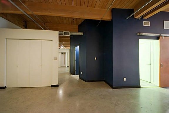 509-Elm-406-Bedroom2-575x384