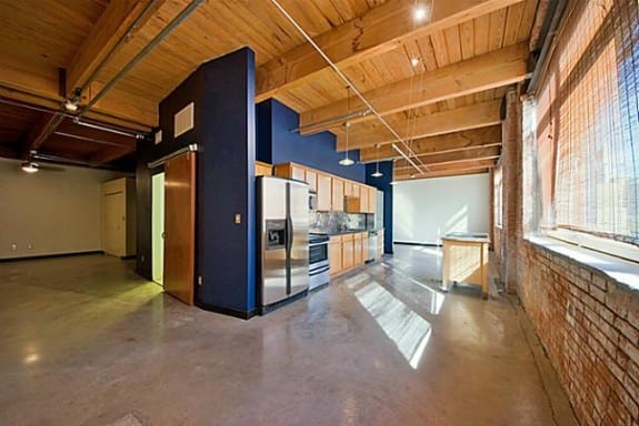 509-Elm-406-Living-575x384