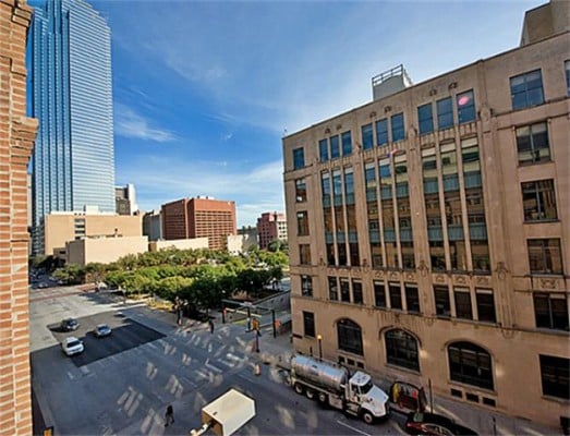 509-Elm-406-View-523x400