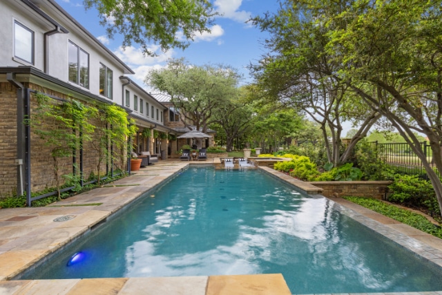 01_5941_Club_001-1-Preferred-Offering