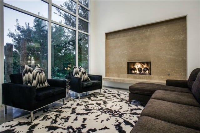 51-Vanguard-Formal-Living-e1438918282902