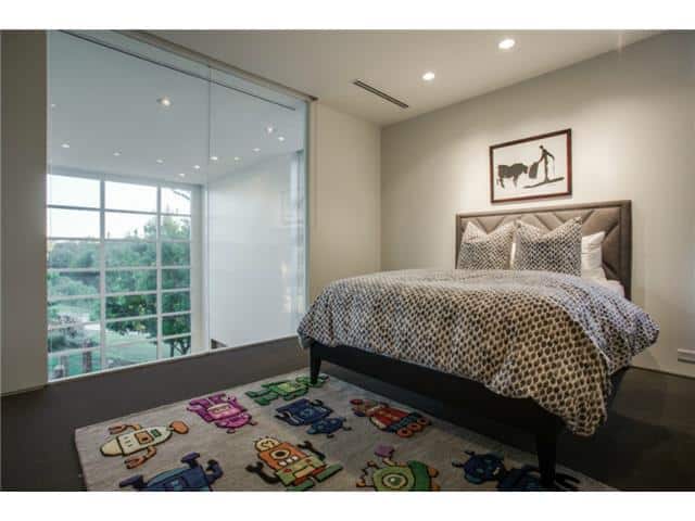 51-Vanguard-Guest-Room