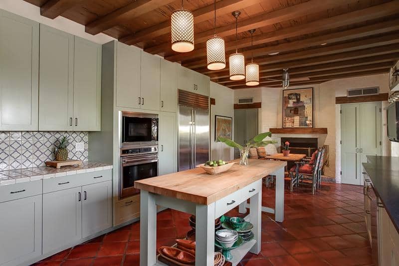 52-valley-ridge-fw-kitchen-2