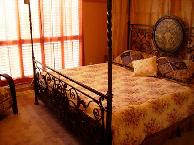 5219-Scarborough-guest-room