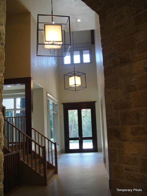 5233-Stonegate-foyer