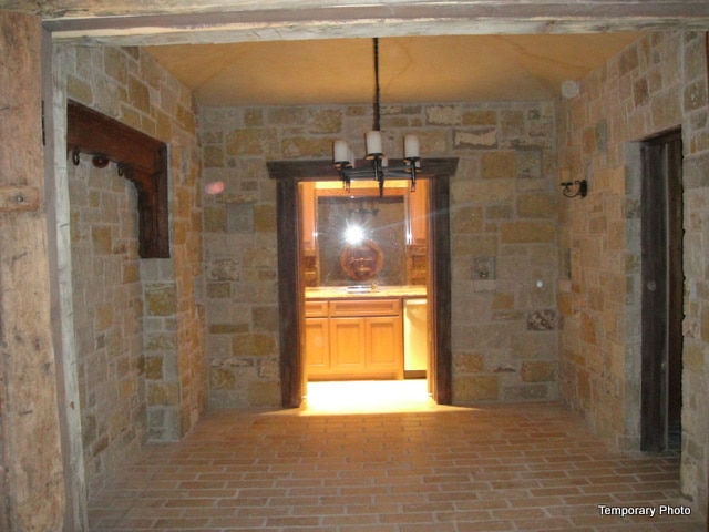 5233-Stonegate-wine-cellar