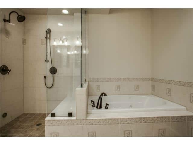 5234-Monticello-master-bath-2