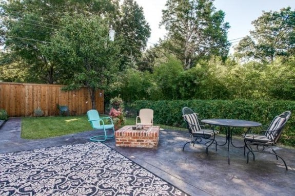 524-Northlake-Patio-575x383