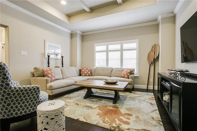 5300-Sutton-Living-2