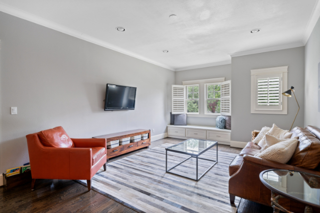 5318-Goodwin-Ave-Front-Vector