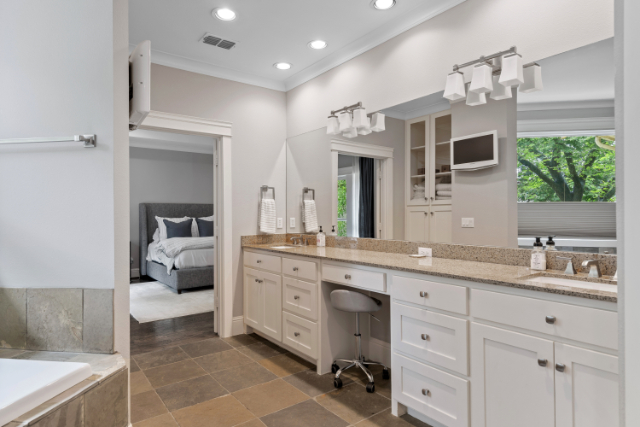 5318-Goodwin-Ave-Front-Vector