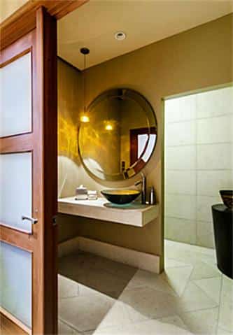 5323-Swiss-pool-house-powder