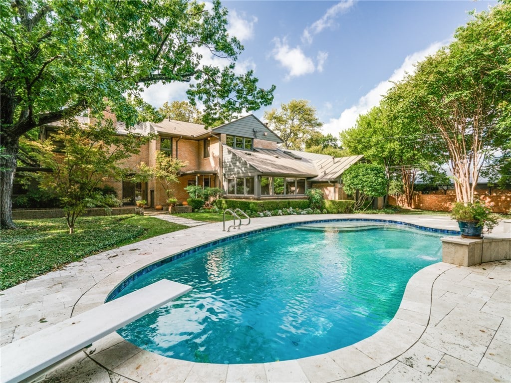 5343-Wenonah-pool-yard-1024x768