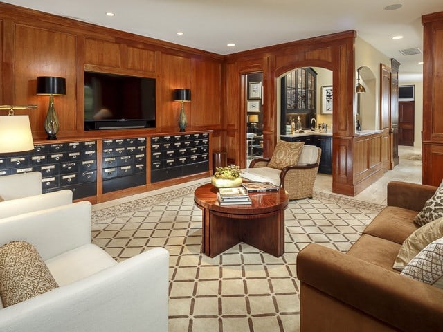 5344-Surrey-Circle-den1