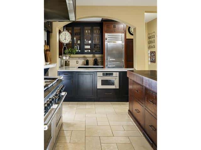 5344-Surrey-Circle-kitchen-2