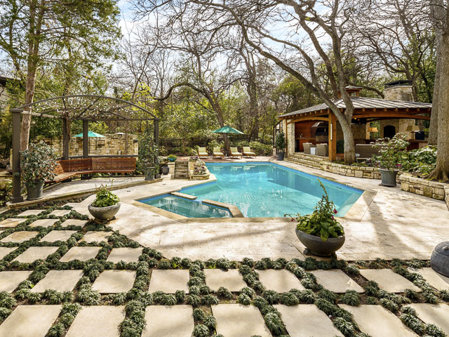 5344-Surrey-Circle-pool-patio