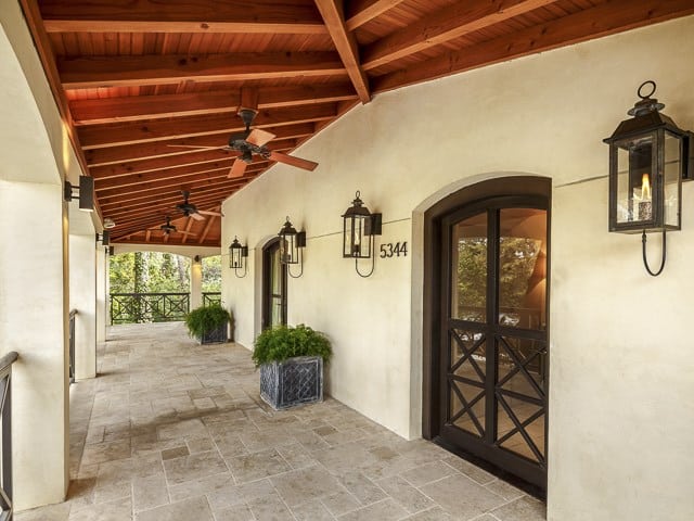 5344-Surrey-Circle-porch