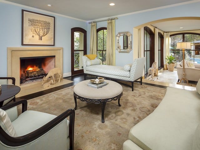 5344-Surrey-Circle-sitting