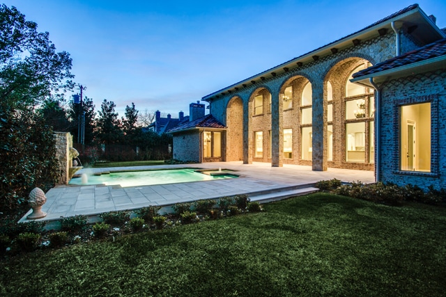 5350-Falls-Road-Exterior-rear