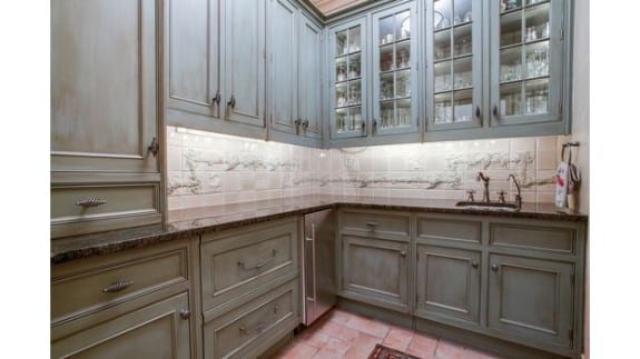 5433-Falls-Bar-575x323