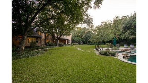 5433-Falls-Road-backyard-575x323