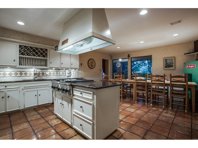 5505-Northaven-Kitchen-2