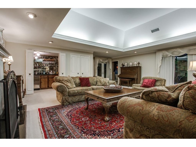 5505-Northaven-Living-3