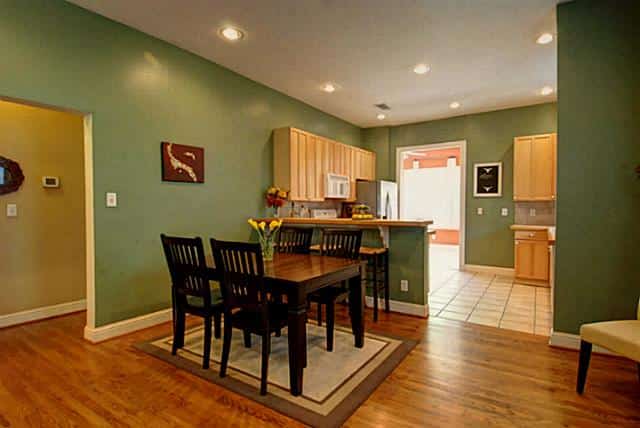 5524-Victor-Dining