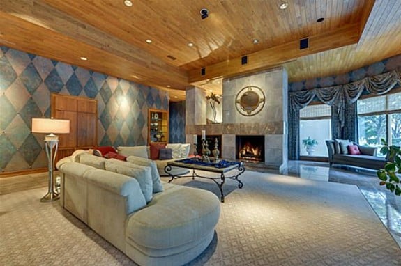 5618-Harbortown-LR-575x382