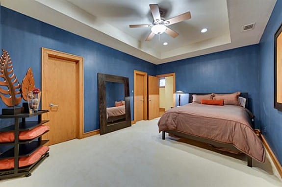 5618-Harbortown-upstairs-guest-575x382