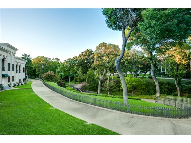 5656-Cedar-Rideg-grounds-2