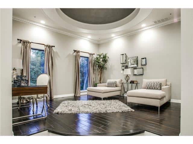 5656-Cedar-Rideg-master-sitting