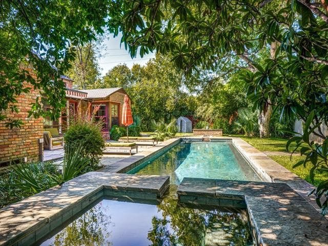 A56BC03F-18E0-4FEC-B336-D34D35A39113