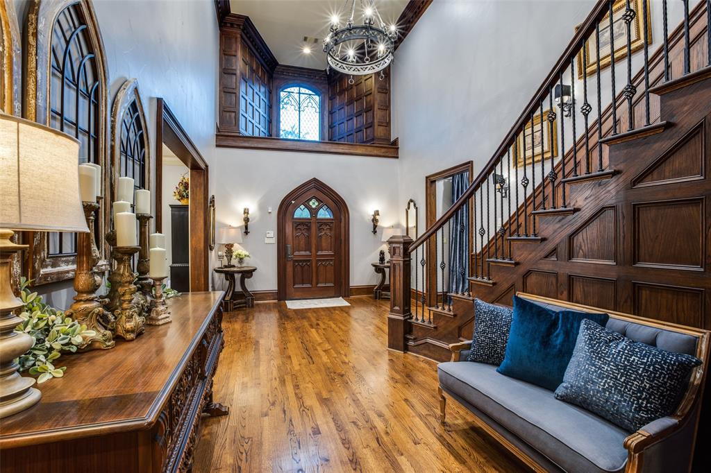 5705-colleyville-entryway