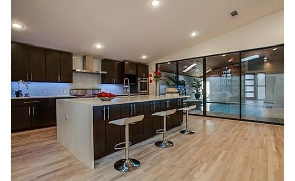 5706-Overdowns-to-pool-575x354