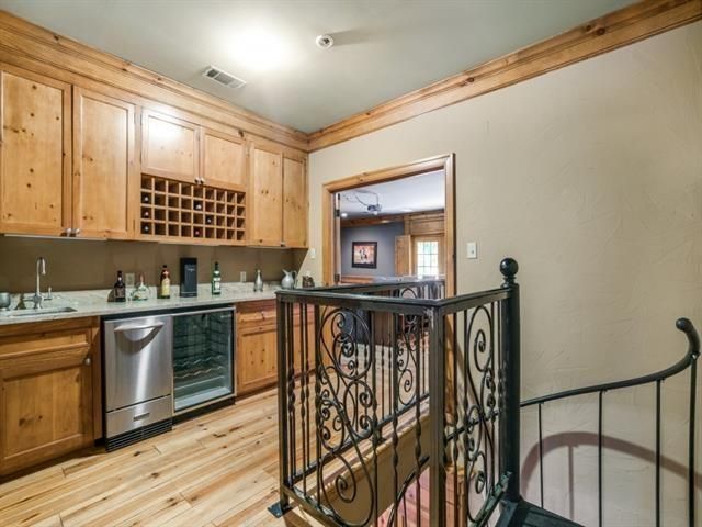 5726-Vickery-top-bar