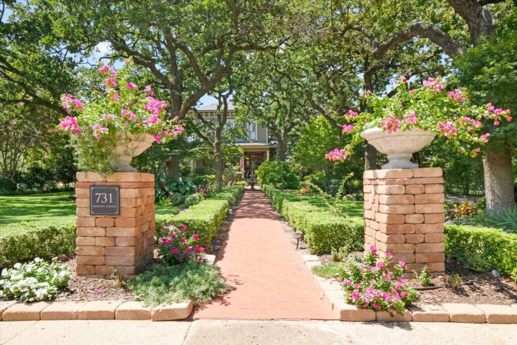 573a02ae4e99ae26b17b47362d04aa2fl-b595356643od-w1024_h768_x2_s1-1024x683