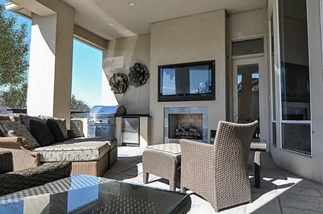 5771-Chamberlyne-Drive-outdoor-kitchen