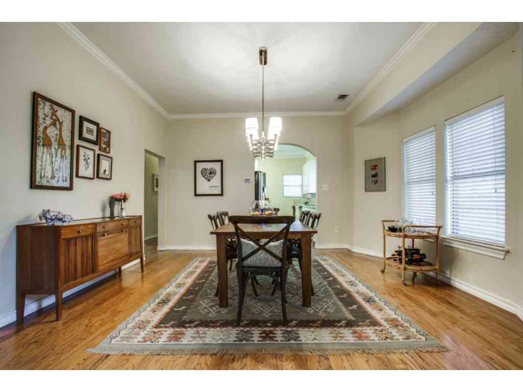 5800-Palo-Pinto-dining-room