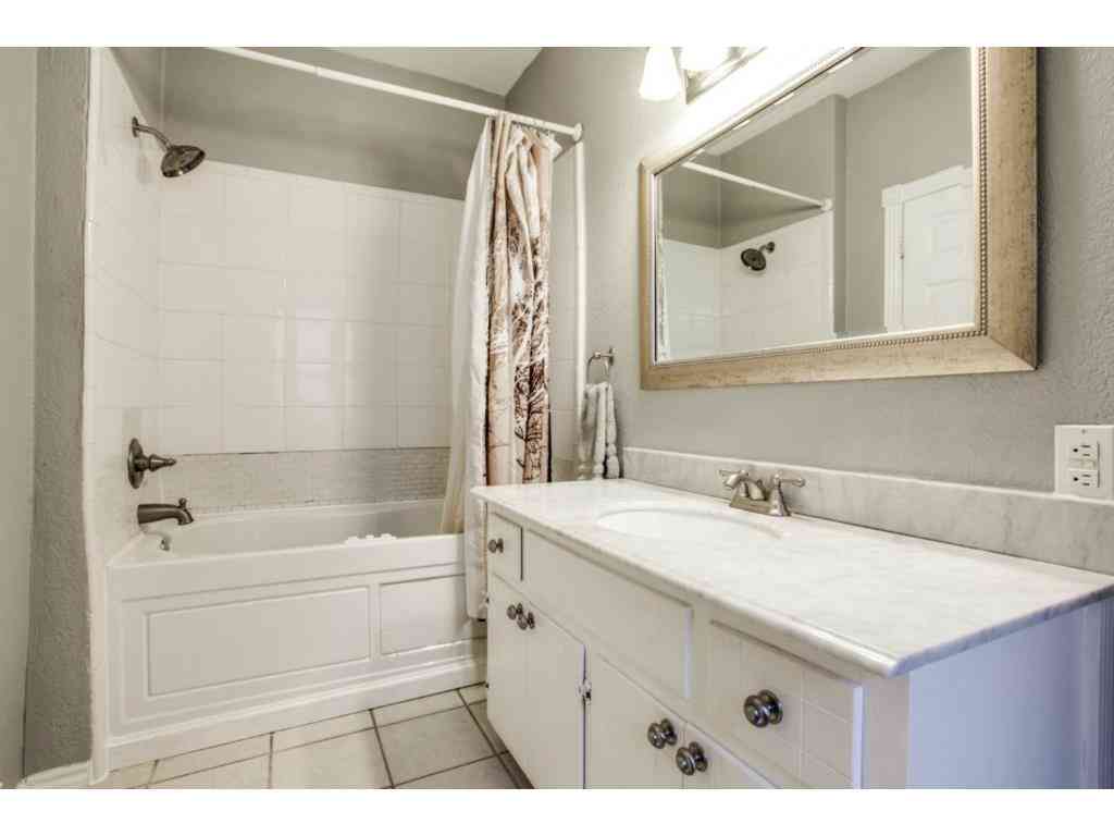 5800-Palo-Pinto-master-bath
