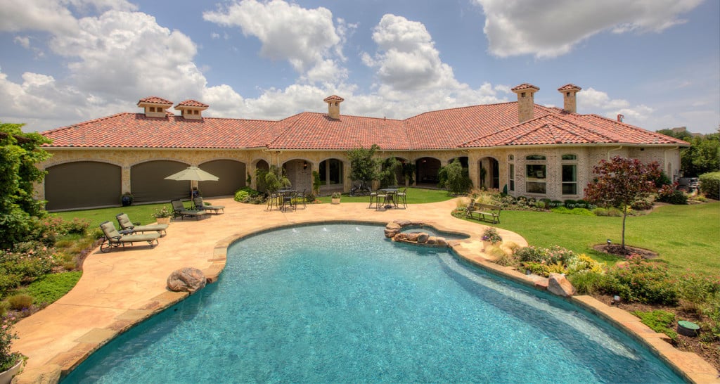 5800-Shorefront-pool-1024x546