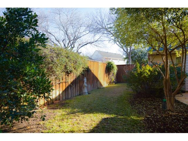 5805-Trail-Meadow-side-yard