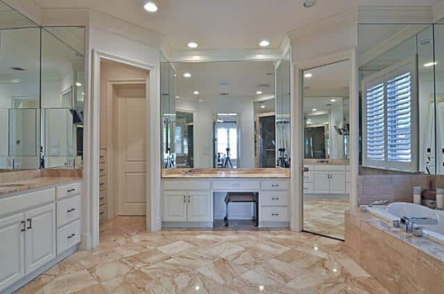 5827-Waggoner-master-bath
