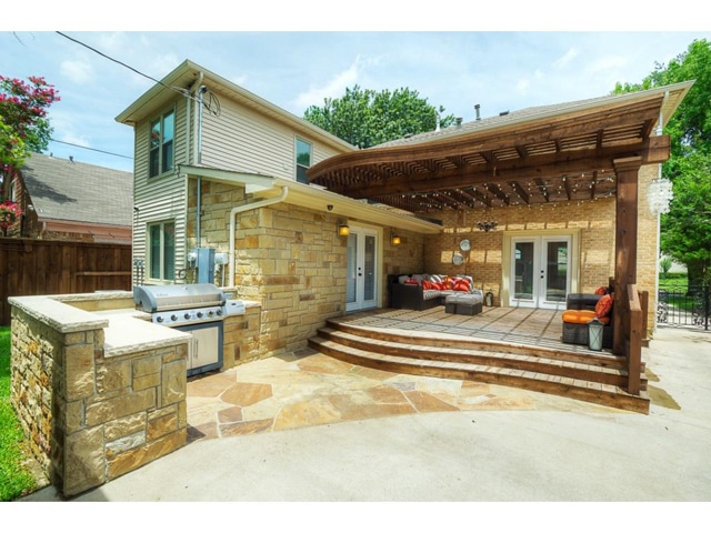 5830-Goodwin-Backyard