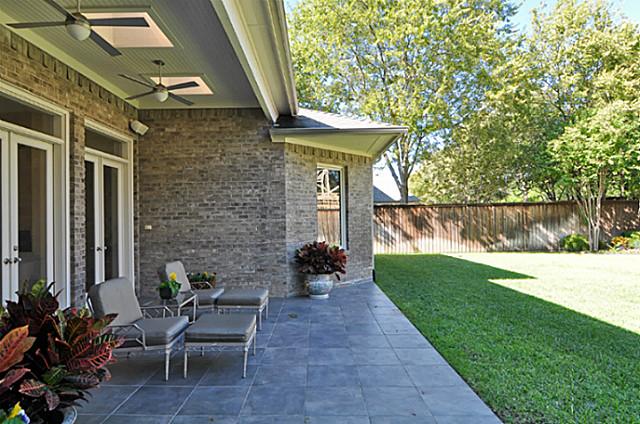 5835-Waggoner-porch
