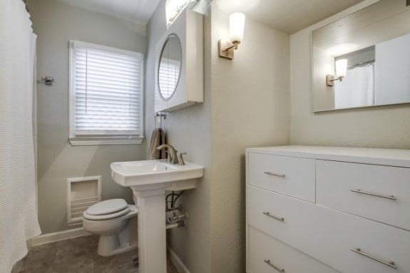 5915-Anita-Master-Bath-575x383