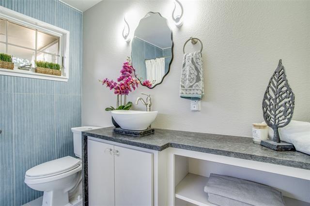 CBAAD8EC-B2AB-4007-B8B9-07DAB9A92332