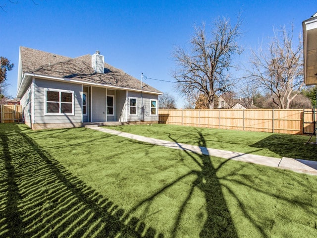 600-Hollywood-Backyard-3