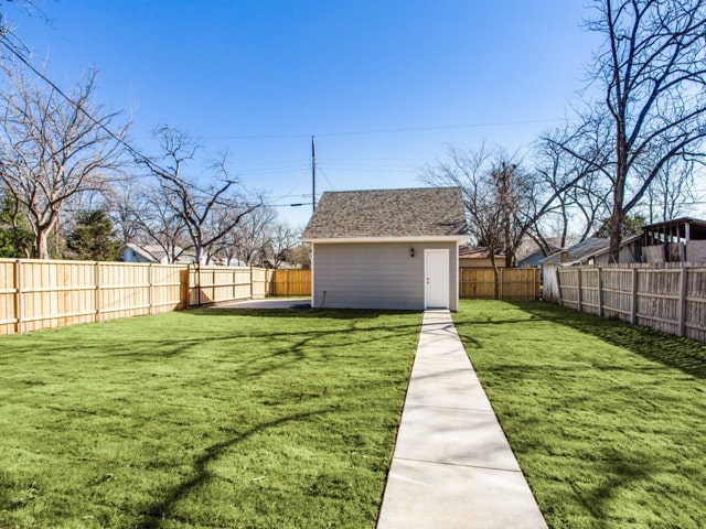 600-Hollywood-Backyard