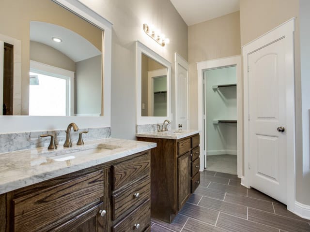600-Hollywood-Master-Bath